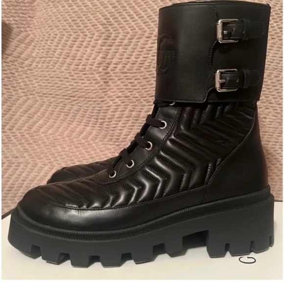 New Gucci Women’s Interlocking GG Logo Matelasse Leather Ankle boots - Picture 2 of 4